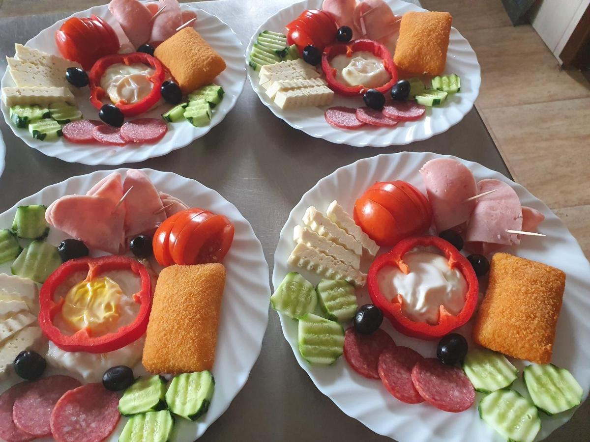 Pensiunea Ronicson Milostea Zewnętrze zdjęcie