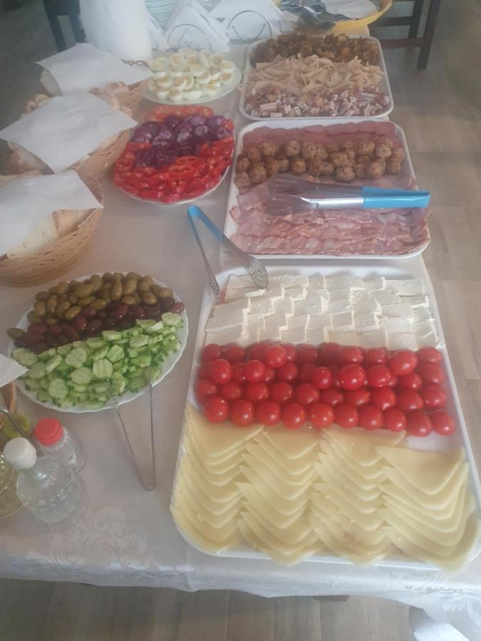 Pensiunea Ronicson Milostea Zewnętrze zdjęcie